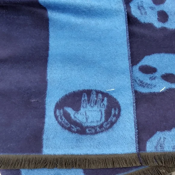 BODY GLOVE Unisex Navy & Bright Blue Alien Skulls & Stripes Reversible Scarf NWT - Picture 6 of 7